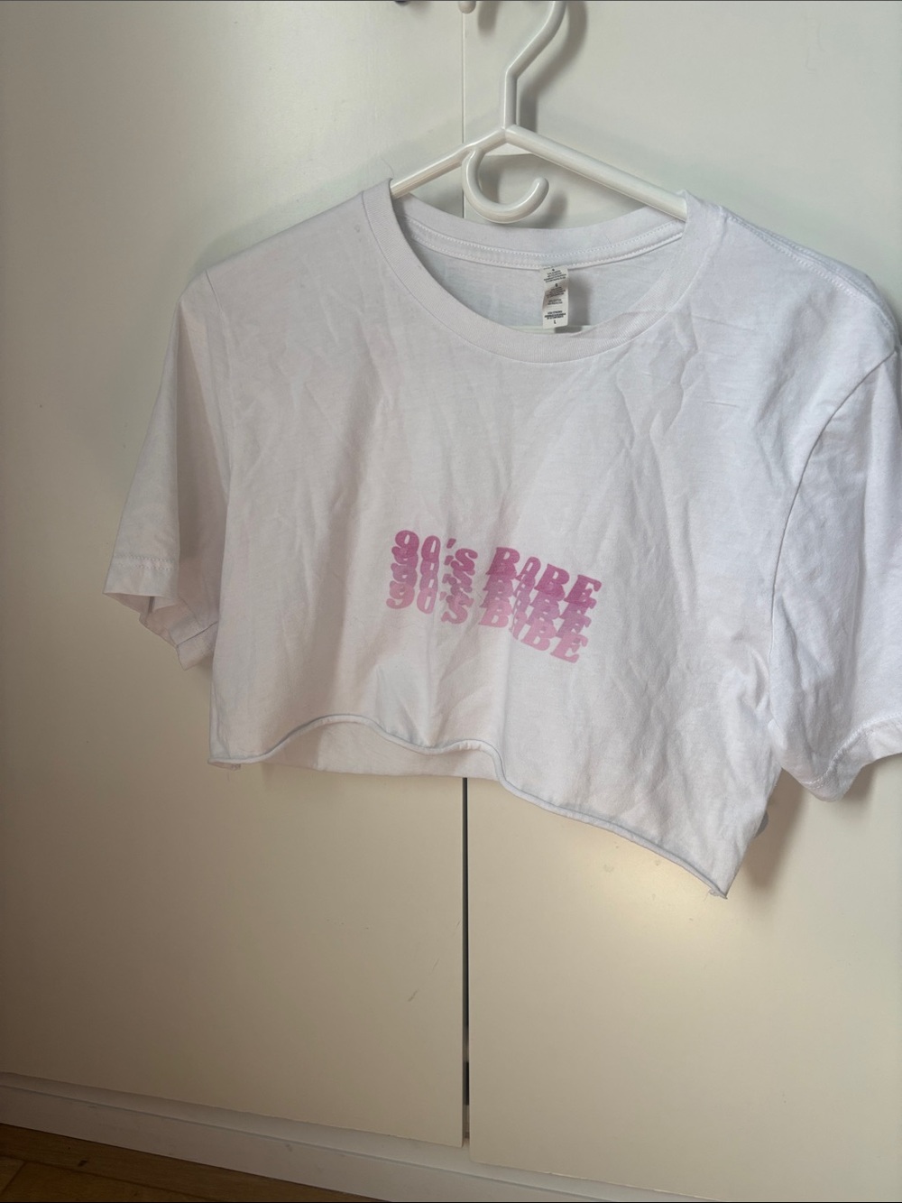 90's Babe Pink Graphic White Crop Tee